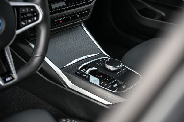 BMW 3 Serie Touring 330e xDrive M-SPORT | FACELIFT | ACCU 19,5 kWh | ACTIVE CRUISE | ELEKTR. TREKHAAK | HIFI AUDIO | SHADOW LINE | CAMERA |