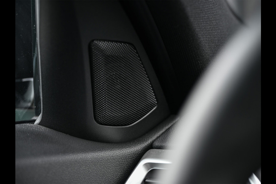 BMW 3 Serie Touring 330e xDrive M-SPORT | FACELIFT | ACCU 19,5 kWh | ACTIVE CRUISE | ELEKTR. TREKHAAK | HIFI AUDIO | SHADOW LINE | CAMERA |