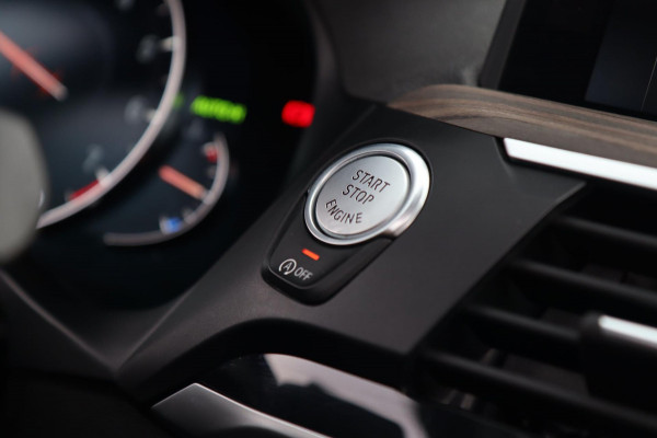 BMW X3 XDrive30i M Sport / PANODAK / HUD / KEYLESS / 360 / DODEHOEK