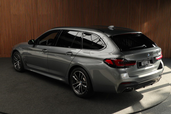 BMW 5 Serie Touring 520i M Sport Edition Plus Sensatec HEAD-UP - Driving Assistant Professionel - Adaptief Cruise