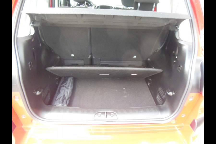 Fiat 500L 0.9 TwinAir CityCross Staat in De Krim