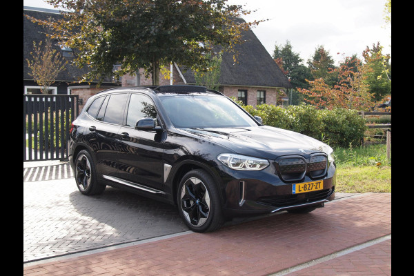 BMW iX3 High Executive 80 kWh | Panoramadak | Camera | Harman Kardon | Cruise Control | Head-up display |