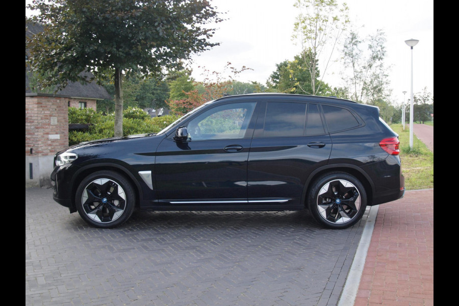 BMW iX3 High Executive 80 kWh | Panoramadak | Camera | Harman Kardon | Cruise Control | Head-up display |