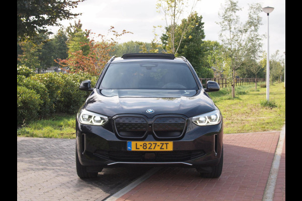 BMW iX3 High Executive 80 kWh | Panoramadak | Camera | Harman Kardon | Cruise Control | Head-up display |