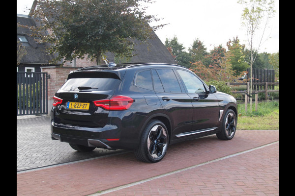 BMW iX3 High Executive 80 kWh | Panoramadak | Camera | Harman Kardon | Cruise Control | Head-up display |