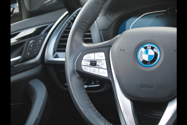 BMW iX3 High Executive 80 kWh | Panoramadak | Camera | Harman Kardon | Cruise Control | Head-up display |