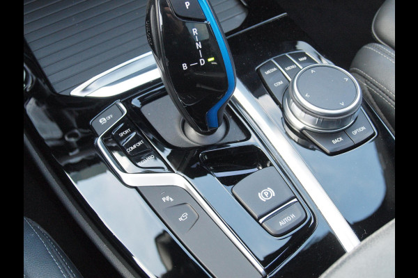 BMW iX3 High Executive 80 kWh | Panoramadak | Camera | Harman Kardon | Cruise Control | Head-up display |
