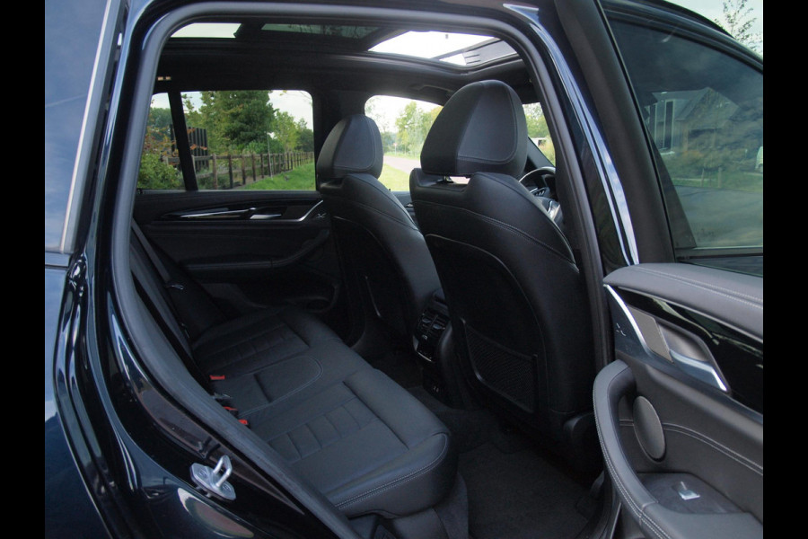 BMW iX3 High Executive 80 kWh | Panoramadak | Camera | Harman Kardon | Cruise Control | Head-up display |