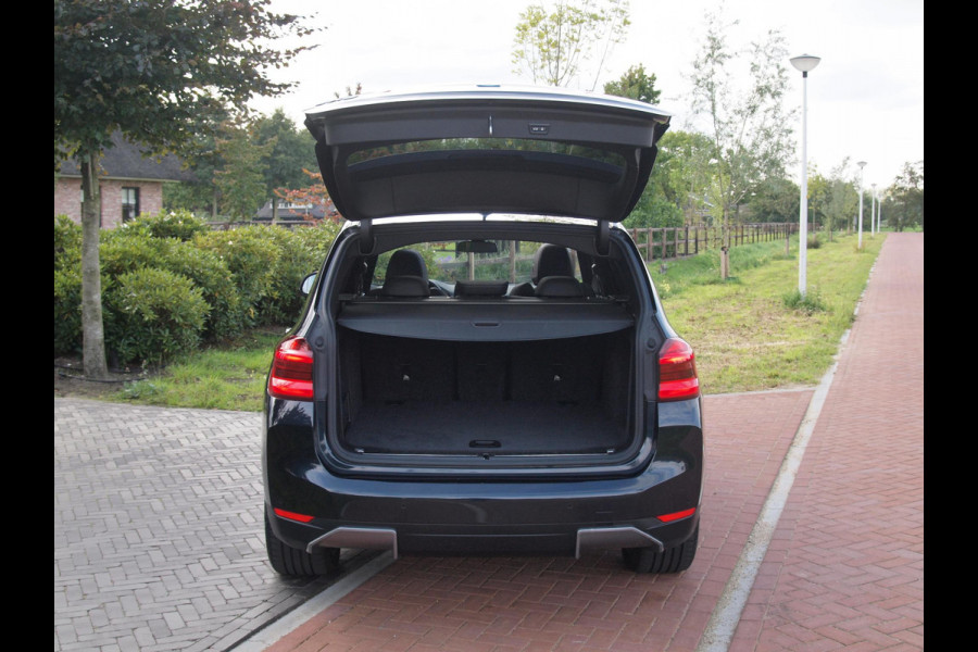 BMW iX3 High Executive 80 kWh | Panoramadak | Camera | Harman Kardon | Cruise Control | Head-up display |