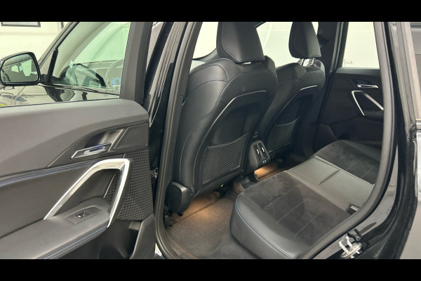 BMW X1 xDrive25e M-Sport Pano ACC 360 HUD 19inch Adp-onderstel BTW-auto