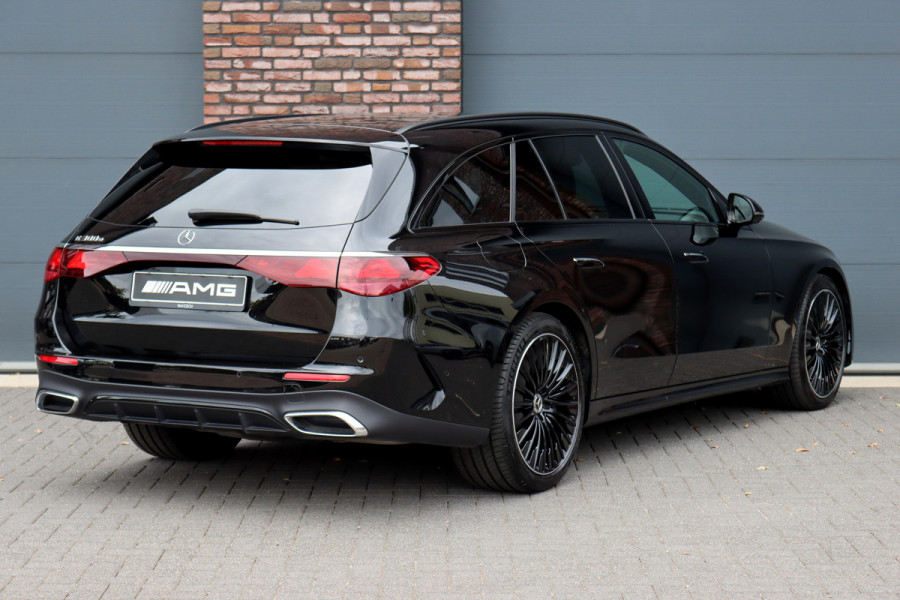 Mercedes-Benz E-Klasse Estate 300 e AMG Line Aut9 | Distronic | Trekhaak | Digital Light | Verwarmd Stuurwiel |  | Keyless Go | Leder | Surround Camera | Nightpakket | Achterbank Verwarmd |