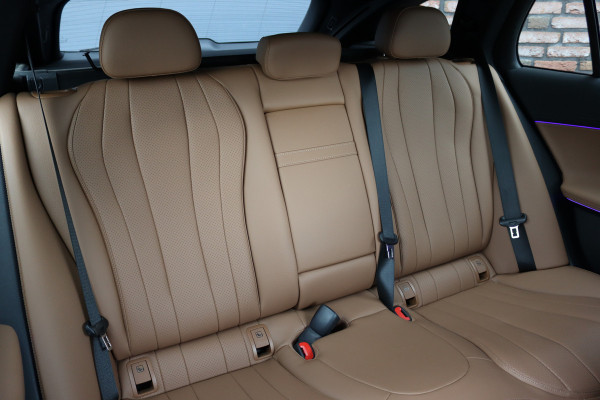 Mercedes-Benz E-Klasse Estate 300 e AMG Line Aut9 | Distronic | Trekhaak | Digital Light | Verwarmd Stuurwiel |  | Keyless Go | Leder | Surround Camera | Nightpakket | Achterbank Verwarmd |