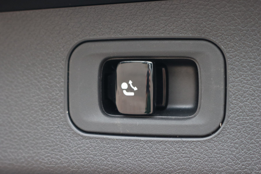 Mercedes-Benz E-Klasse Estate 300 e AMG Line Aut9 | Distronic | Trekhaak | Digital Light | Verwarmd Stuurwiel |  | Keyless Go | Leder | Surround Camera | Nightpakket | Achterbank Verwarmd |