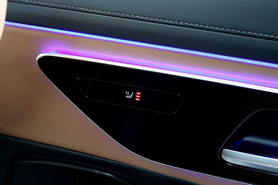 Mercedes-Benz E-Klasse Estate 300 e AMG Line Aut9 | Distronic | Trekhaak | Digital Light | Verwarmd Stuurwiel |  | Keyless Go | Leder | Surround Camera | Nightpakket | Achterbank Verwarmd |