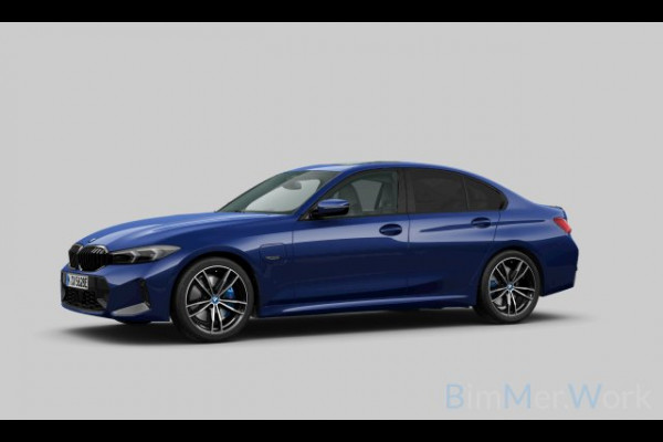 BMW 3-serie 330e xDrive M-Sport Pro Pano M-zetels ACC HUD 19inch El-klep