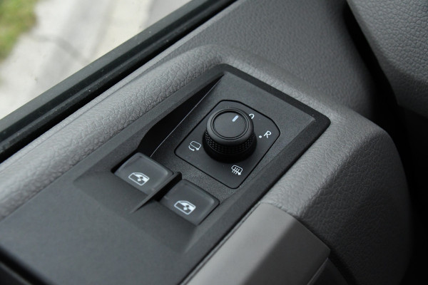 MAN TGE 35 2.0 L3H3 PB Edition Lucht geremd! Camera, 3500kg Trekhaak, Cruise, Carplay, LED, 165pk, Automaat, Multimedia, Uniek! lucht opbouw, markt, zwaar, luchhtrem, veldhuizen