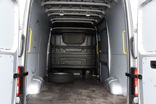MAN TGE 35 2.0 L3H3 PB Edition Lucht geremd! Camera, 3500kg Trekhaak, Cruise, Carplay, LED, 165pk, Automaat, Multimedia, Uniek! lucht opbouw, markt, zwaar, luchhtrem, veldhuizen