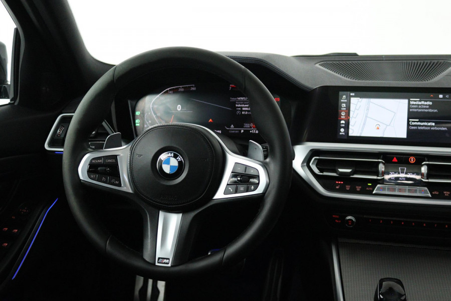 BMW 3-serie 320i High Executive M-Pakket (PANORAMADAK, STOELVERWARMING, 360 CAMERA, CLIMA, CARPLAY, LED)