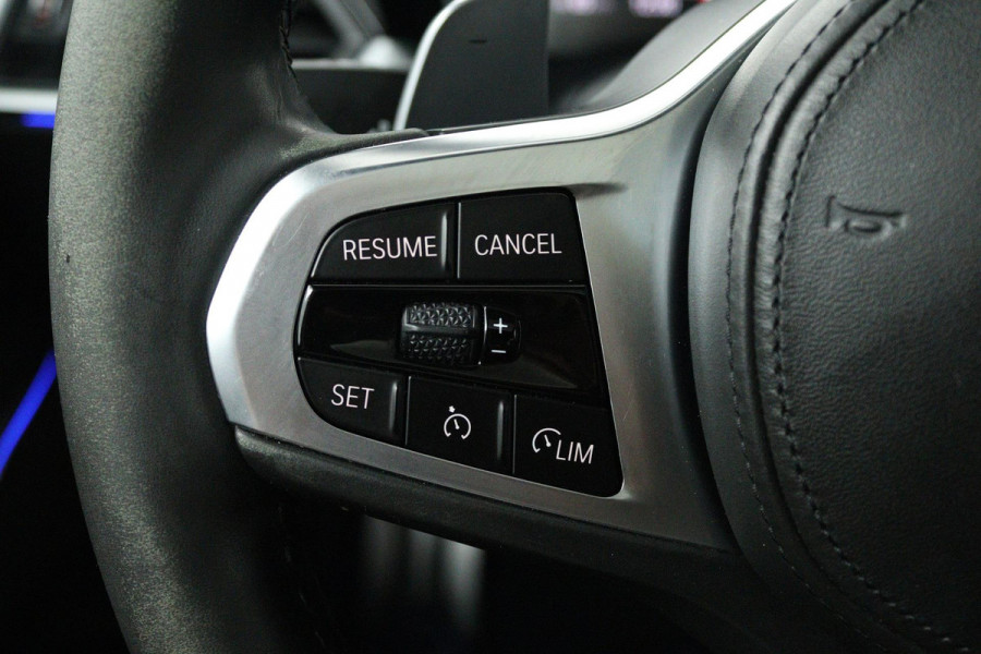 BMW 3-serie 320i High Executive M-Pakket (PANORAMADAK, STOELVERWARMING, 360 CAMERA, CLIMA, CARPLAY, LED)