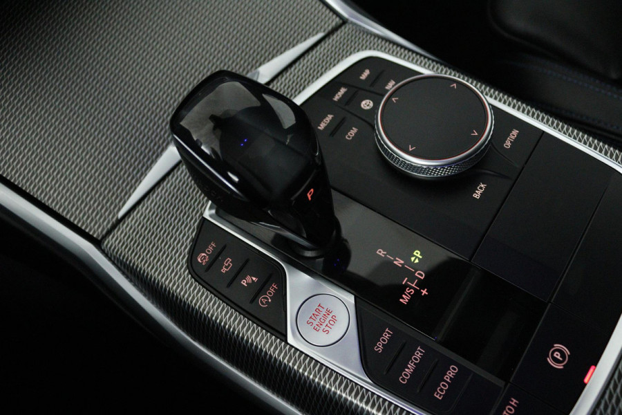 BMW 3-serie 320i High Executive M-Pakket (PANORAMADAK, STOELVERWARMING, 360 CAMERA, CLIMA, CARPLAY, LED)