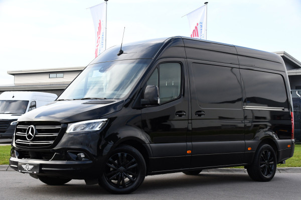 Mercedes-Benz Sprinter 319 V6 3.0 CDI L2H2 Black Edition Full Options!, Adaptieve Cruise, 360 Camera, 2 x schuifdeur, 3500kg Trekhaak, 10,5'' Mbux, Navi, Stoelverwarming, Uniek!