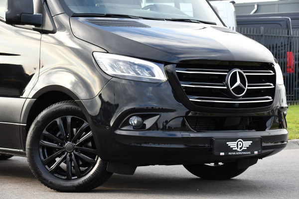 Mercedes-Benz Sprinter 319 V6 3.0 CDI L2H2 Black Edition Full Options!, Adaptieve Cruise, 360 Camera, 2 x schuifdeur, 3500kg Trekhaak, 10,5'' Mbux, Navi, Stoelverwarming, Uniek!