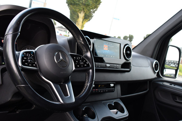 Mercedes-Benz Sprinter 319 V6 3.0 CDI L2H2 Black Edition Full Options!, Adaptieve Cruise, 360 Camera, 2 x schuifdeur, 3500kg Trekhaak, 10,5'' Mbux, Navi, Stoelverwarming, Uniek!