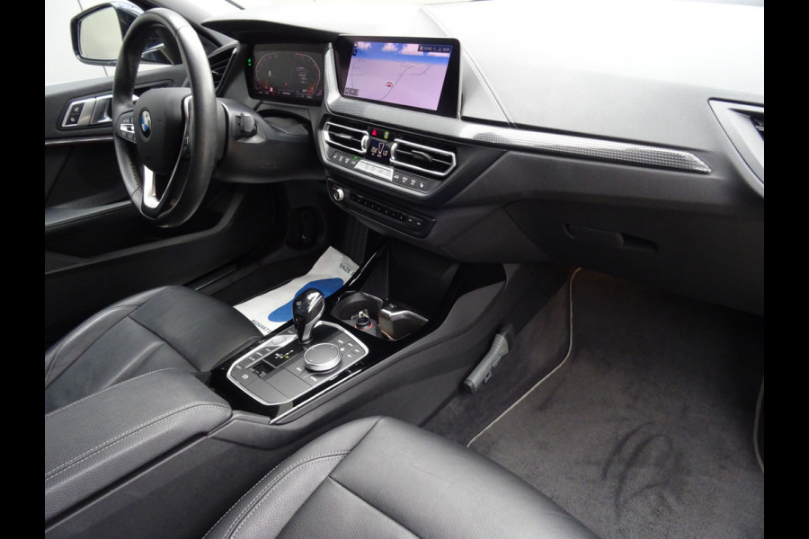 BMW 1-serie 118i High Executive Edition * CARPLAY * DEALER ONDERH. !!