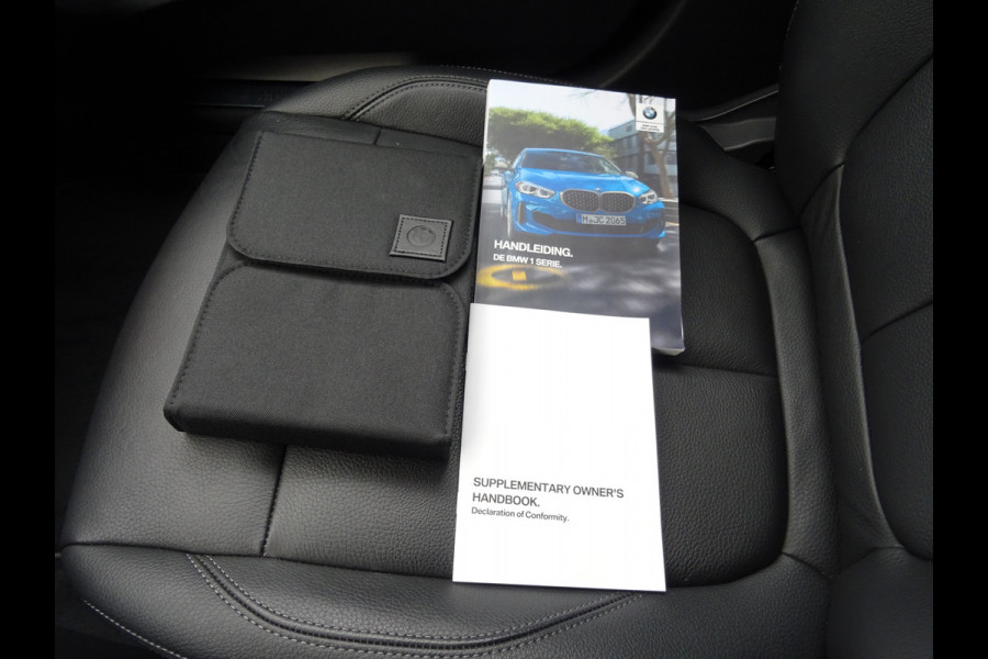 BMW 1-serie 118i High Executive Edition * CARPLAY * DEALER ONDERH. !!
