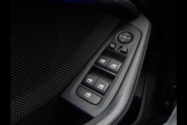 BMW 1-serie 118i High Executive Edition * CARPLAY * DEALER ONDERH. !!