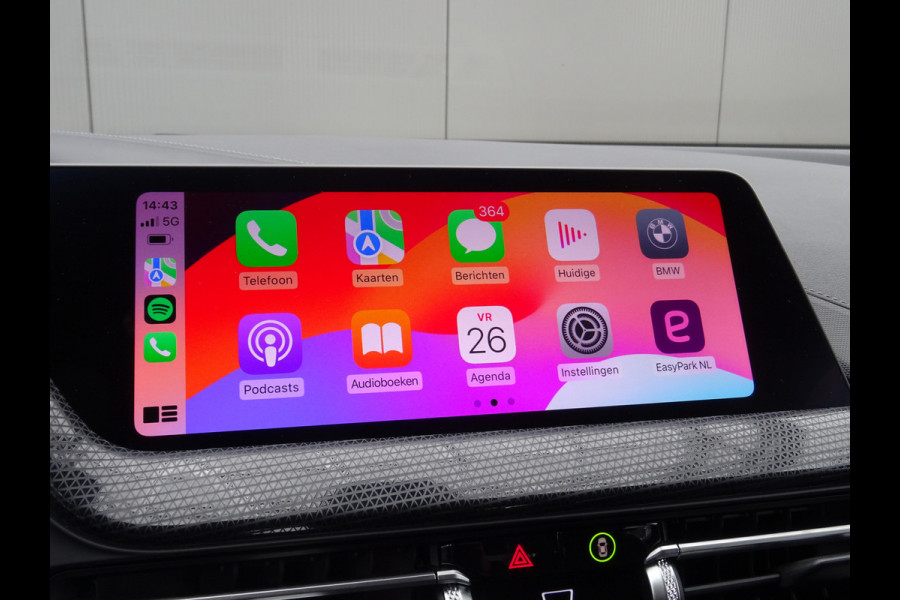 BMW 1-serie 118i High Executive Edition * CARPLAY * DEALER ONDERH. !!