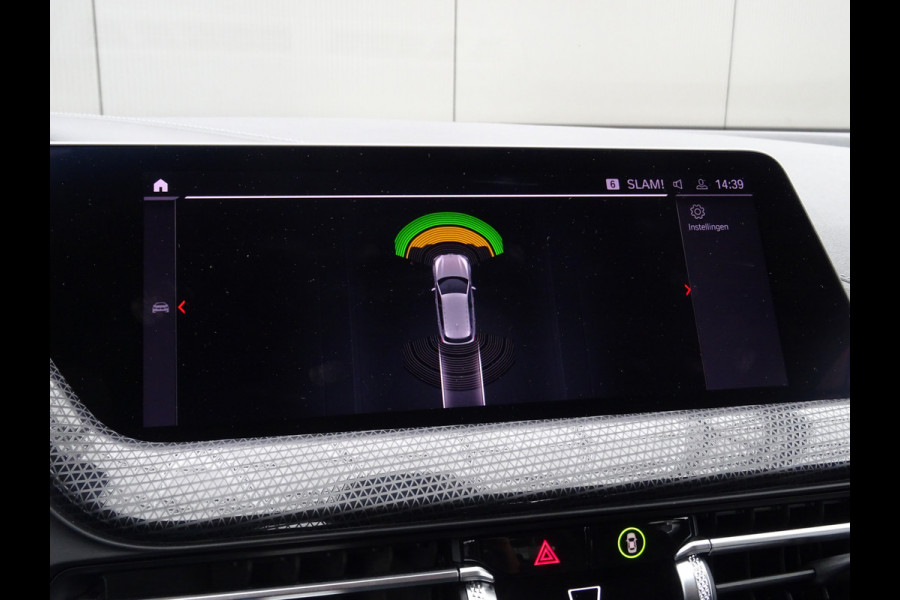 BMW 1-serie 118i High Executive Edition * CARPLAY * DEALER ONDERH. !!