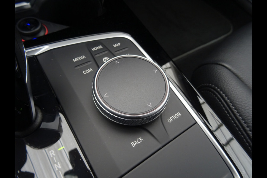 BMW 1-serie 118i High Executive Edition * CARPLAY * DEALER ONDERH. !!