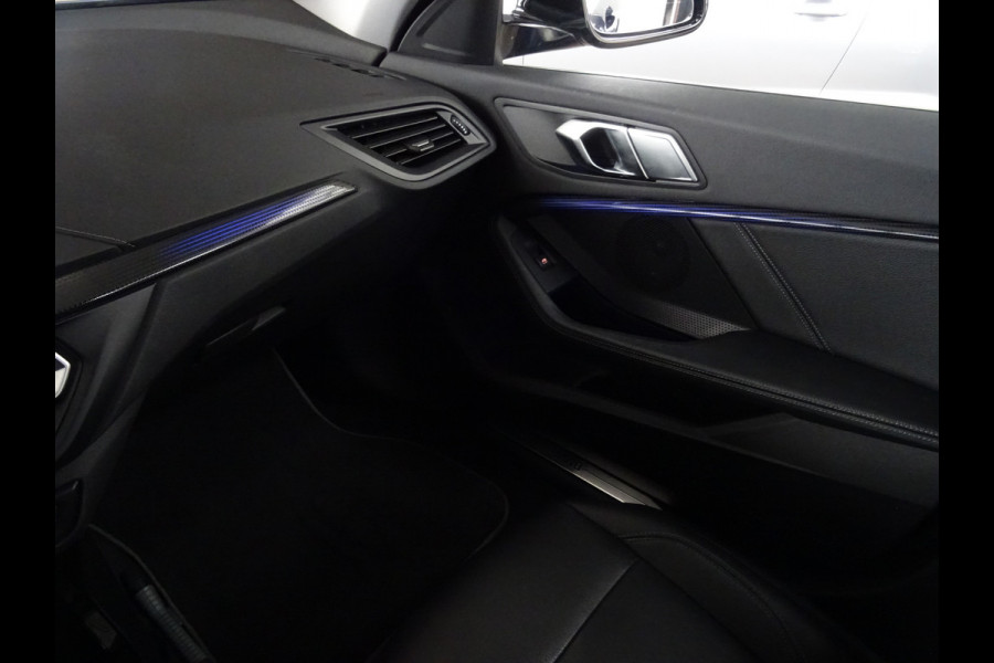 BMW 1-serie 118i High Executive Edition * CARPLAY * DEALER ONDERH. !!