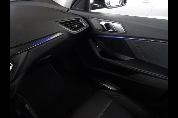 BMW 1-serie 118i High Executive Edition * CARPLAY * DEALER ONDERH. !!