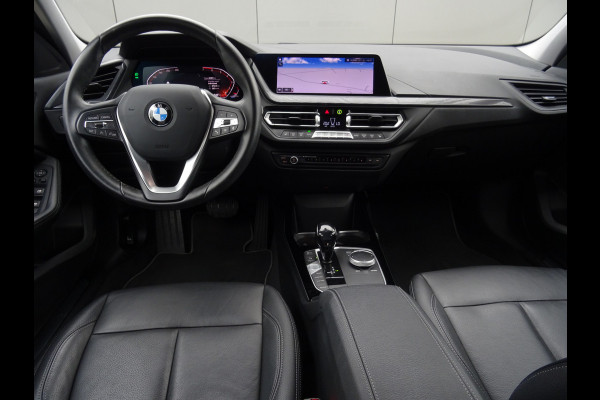 BMW 1-serie 118i High Executive Edition * CARPLAY * DEALER ONDERH. !!
