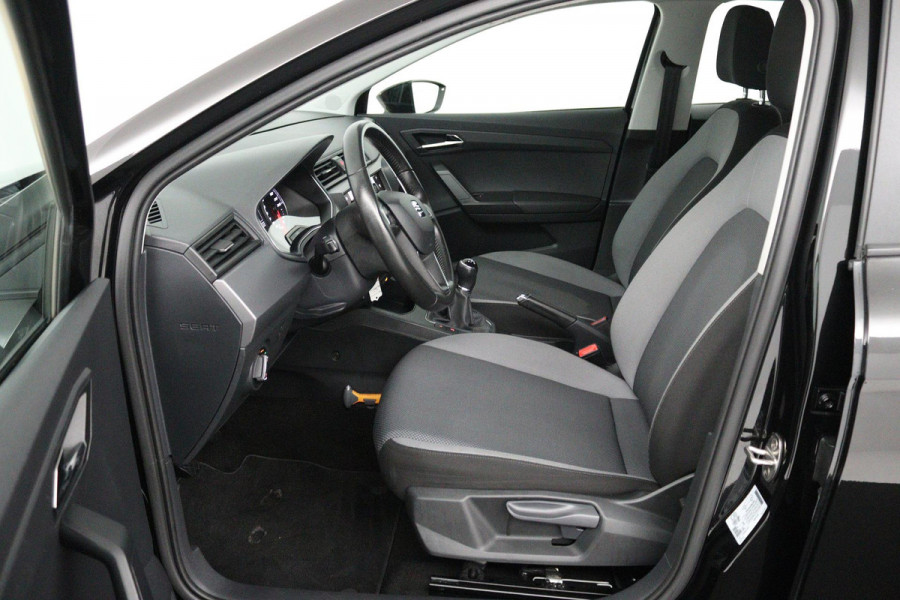 Seat Ibiza 1.0 TSI FR Business Intense (NAVIGATIE, STOELVERWARMING, CLIMA, CRUISE, PARKEERSENSOREN)
