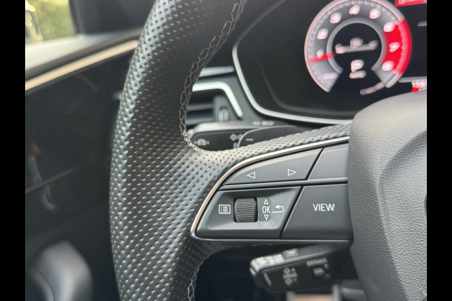 Audi A4 Avant 35 TFSI S edition Competition Automaat | Zwart optiek | 19 inch velgen | Adaptieve cruise control | Sportstuur | Lane assi