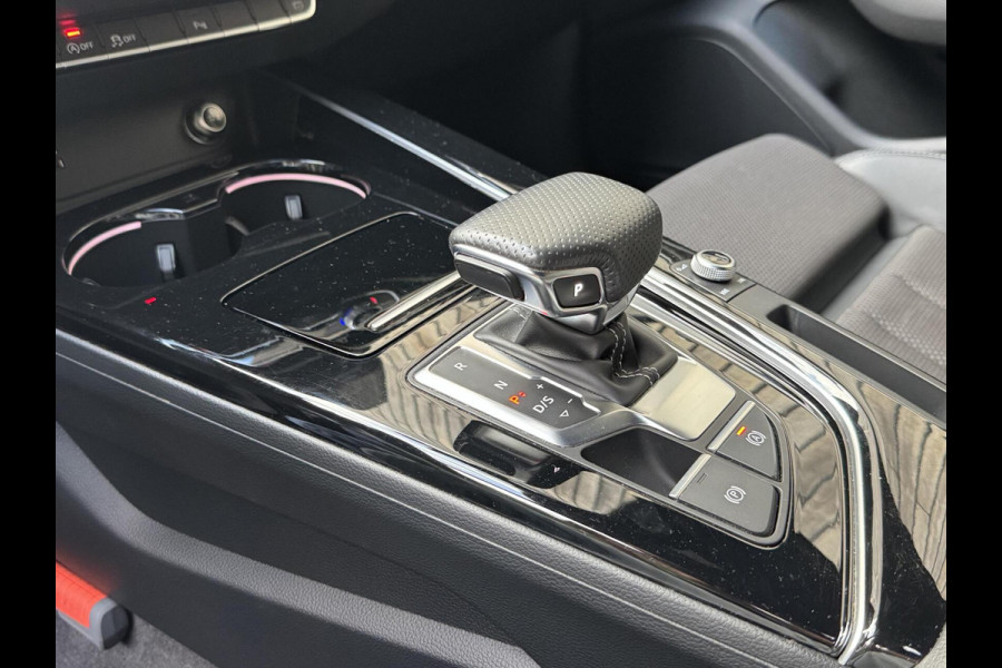 Audi A4 Avant 35 TFSI S edition Competition Automaat | Zwart optiek | 19 inch velgen | Adaptieve cruise control | Sportstuur | Lane assi