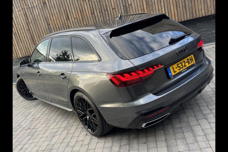 Audi A4 Avant 35 TFSI S edition Competition Automaat | Zwart optiek | 19 inch velgen | Adaptieve cruise control | Sportstuur | Lane assi