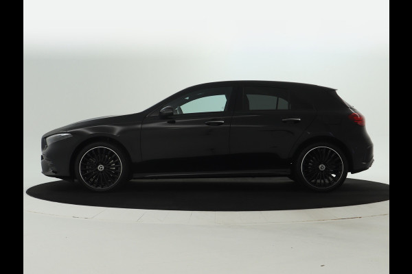 Mercedes-Benz A-Klasse 250 e AMG Plug-In Hybride | AMG Line Advanced Plus | Night Pakket | Trekhaak | Sfeerverlichting | Stuur en Stoelverwarming | Inclusief 24 maanden MB Certified garantie voor Europa.