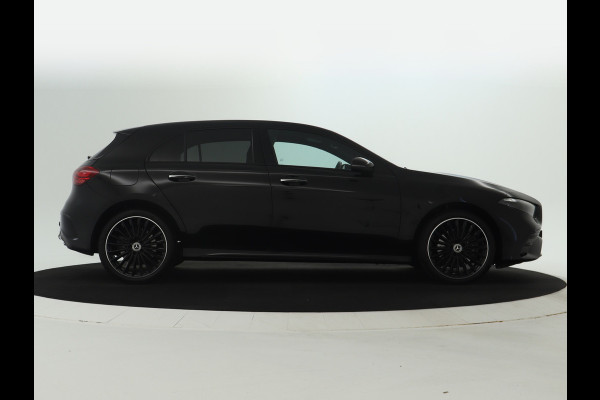 Mercedes-Benz A-Klasse 250 e AMG Plug-In Hybride | AMG Line Advanced Plus | Night Pakket | Trekhaak | Sfeerverlichting | Stuur en Stoelverwarming | Inclusief 24 maanden MB Certified garantie voor Europa.