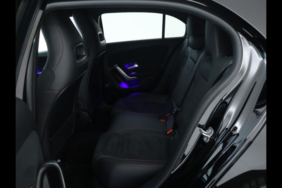 Mercedes-Benz A-Klasse 250 e AMG Plug-In Hybride | AMG Line Advanced Plus | Night Pakket | Trekhaak | Sfeerverlichting | Stuur en Stoelverwarming | Inclusief 24 maanden MB Certified garantie voor Europa.