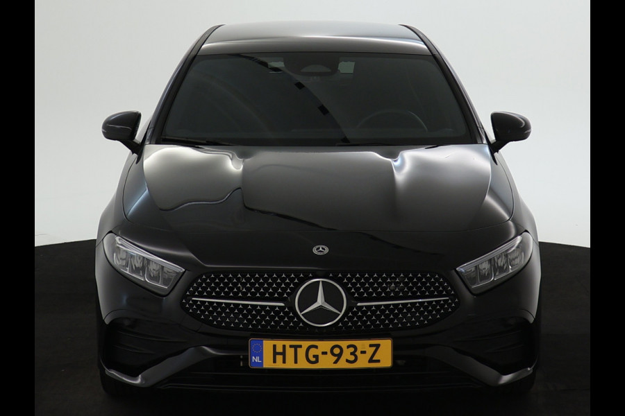 Mercedes-Benz A-Klasse 250 e AMG Plug-In Hybride | AMG Line Advanced Plus | Night Pakket | Trekhaak | Sfeerverlichting | Stuur en Stoelverwarming | Inclusief 24 maanden MB Certified garantie voor Europa.