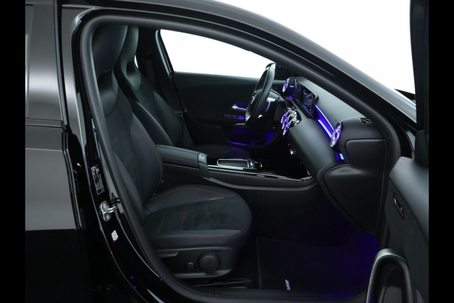 Mercedes-Benz A-Klasse 250 e AMG Plug-In Hybride | AMG Line Advanced Plus | Night Pakket | Trekhaak | Sfeerverlichting | Stuur en Stoelverwarming | Inclusief 24 maanden MB Certified garantie voor Europa.