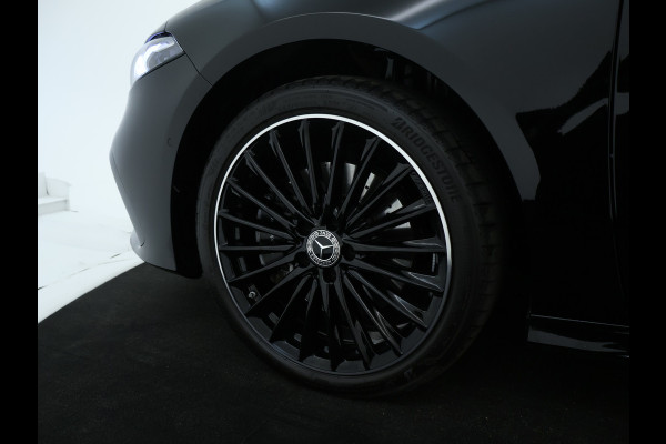 Mercedes-Benz A-Klasse 250 e AMG Plug-In Hybride | AMG Line Advanced Plus | Night Pakket | Trekhaak | Sfeerverlichting | Stuur en Stoelverwarming | Inclusief 24 maanden MB Certified garantie voor Europa.