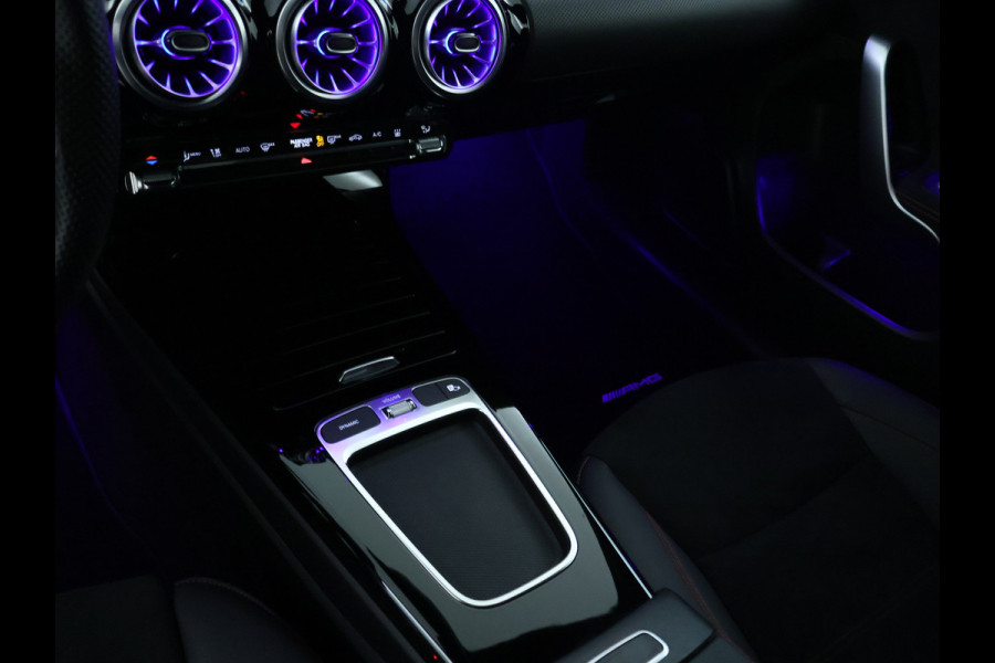 Mercedes-Benz A-Klasse 250 e AMG Plug-In Hybride | AMG Line Advanced Plus | Night Pakket | Trekhaak | Sfeerverlichting | Stuur en Stoelverwarming | Inclusief 24 maanden MB Certified garantie voor Europa.