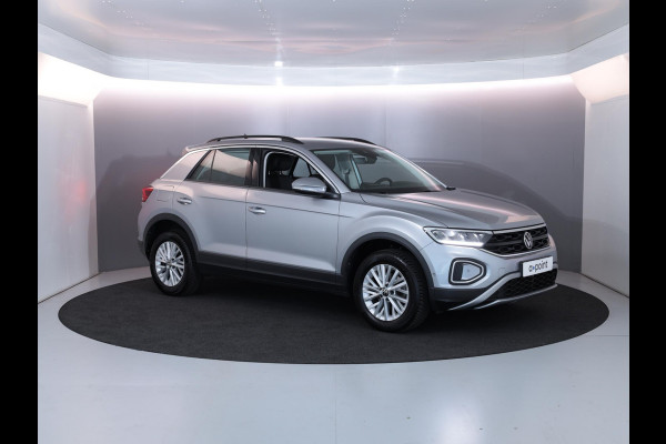 Volkswagen T-Roc 1.5 TSI Life 150 pk Automaat (DSG) | Trekhaak afn kogel| Navigatie | Achteruitrijcamera | Parkersensoren (Park assist)