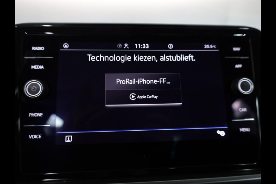 Volkswagen T-Roc 1.5 TSI Life 150 pk Automaat (DSG) | Trekhaak afn kogel| Navigatie | Achteruitrijcamera | Parkersensoren (Park assist)