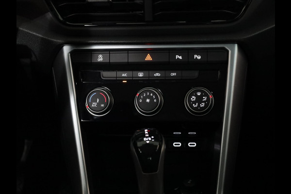 Volkswagen T-Roc 1.5 TSI Life 150 pk Automaat (DSG) | Trekhaak afn kogel| Navigatie | Achteruitrijcamera | Parkersensoren (Park assist)